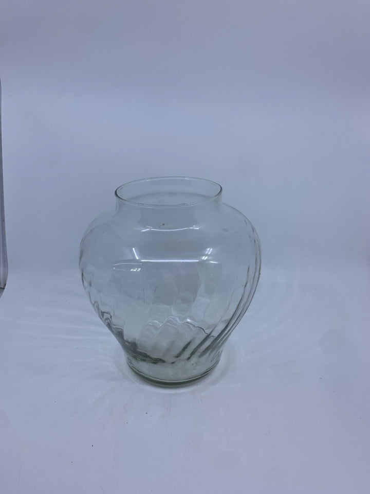 LARGE SWIRL VASE.