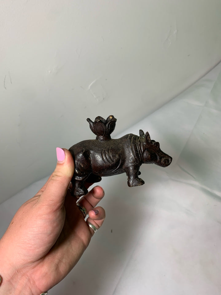 CAST IRON HIPPO.