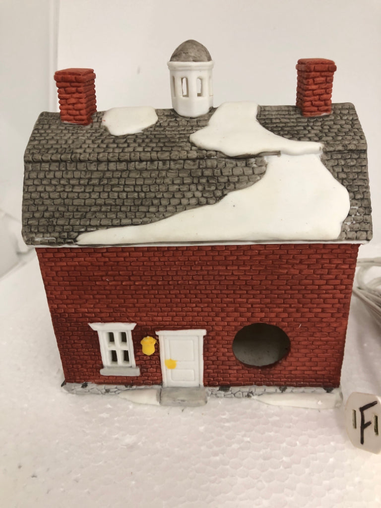 CERAMIC VILLAGE BRICK TOWN HALL DEPARTMENT 56.