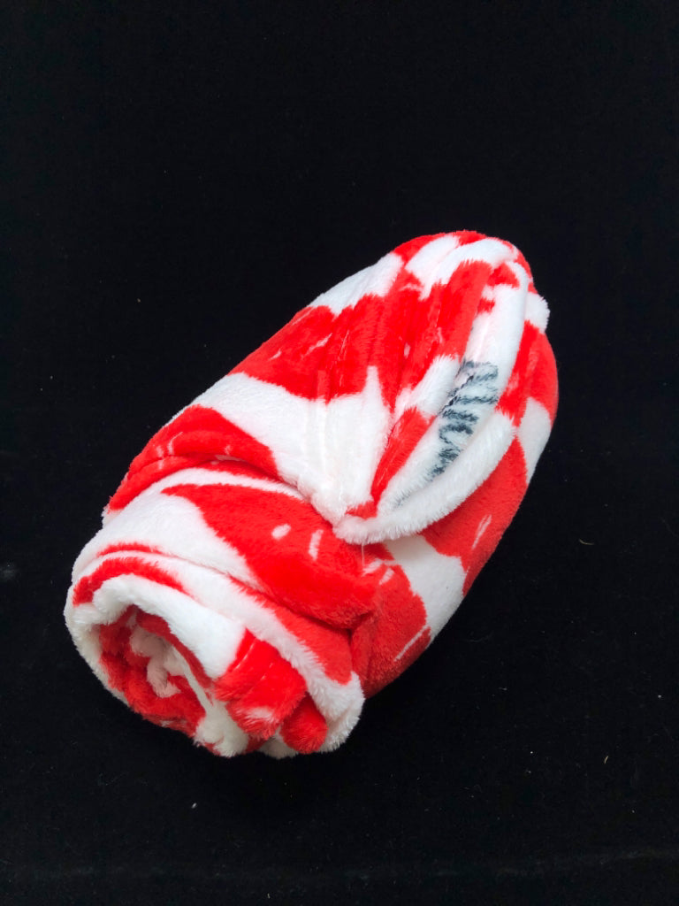 NEW RED LIPS WHITE BLANKET