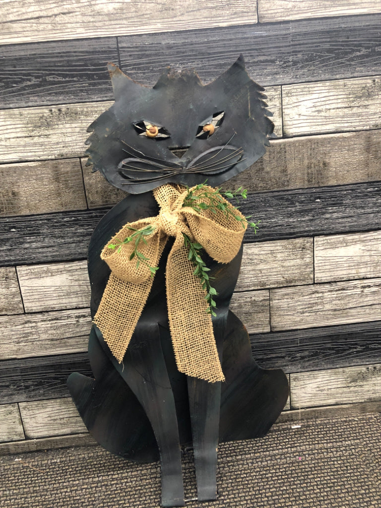 STANDING METAL CAT W/WOODEN EYES.