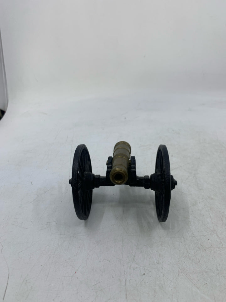 METAL MOVABLE CANNON.