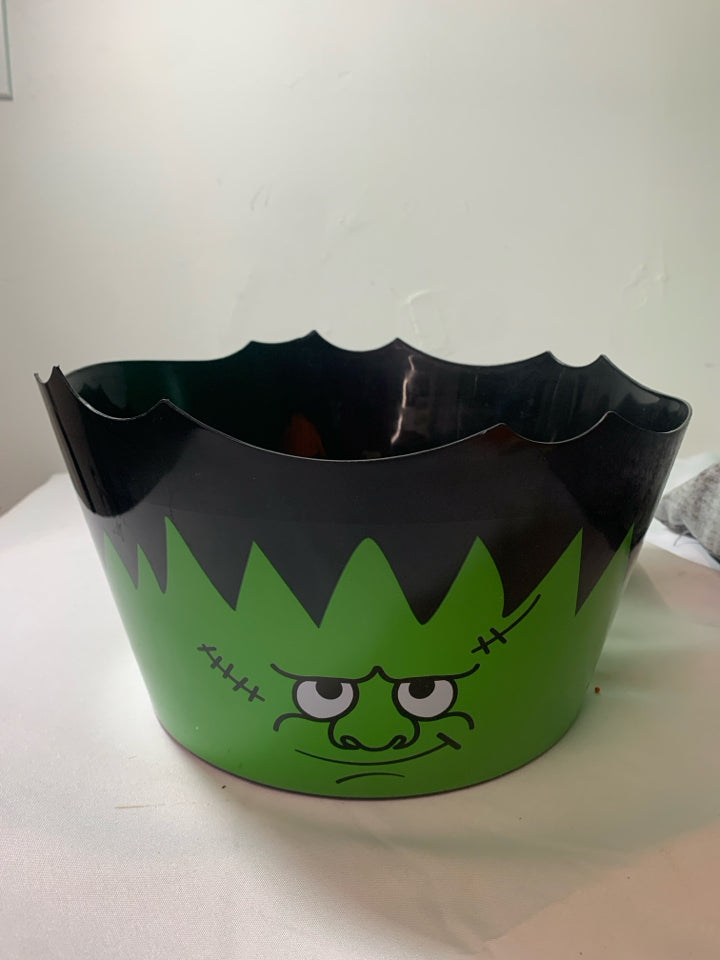PLASTIC FRANKENSTEIN CANDY BUCKET.