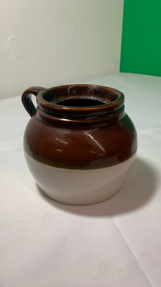 VTG BEAN POT #1.
