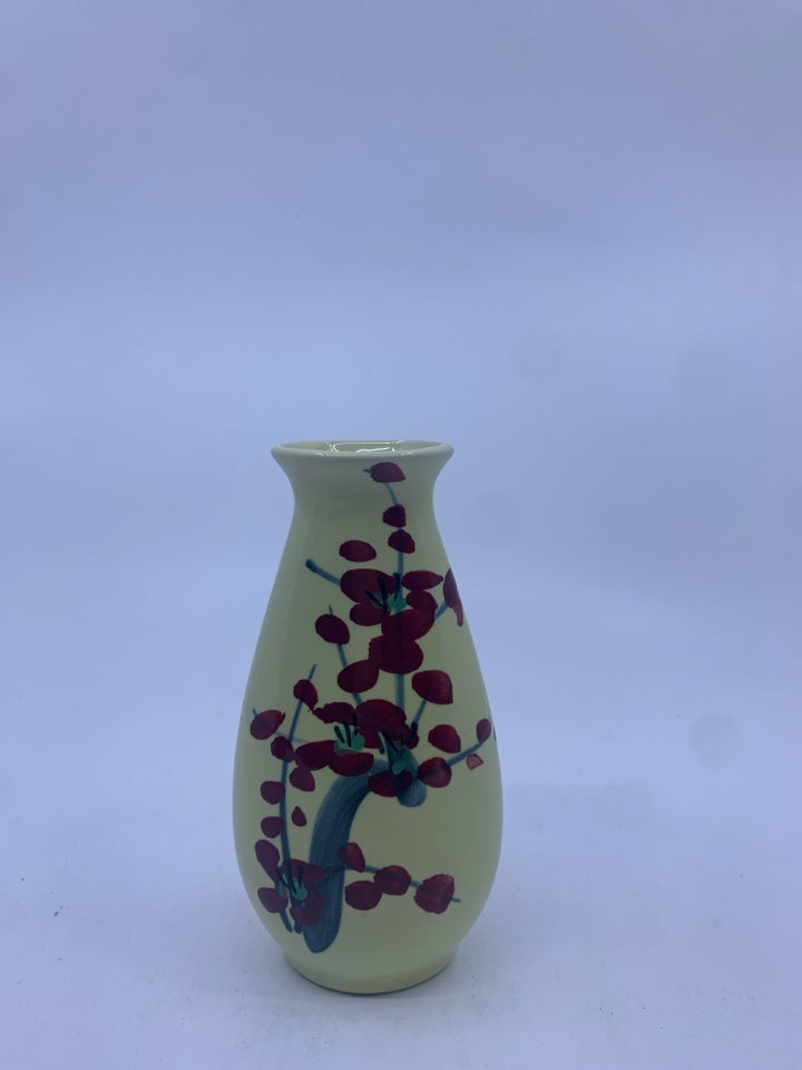 RED FLORAL WIDE BASE VASE.