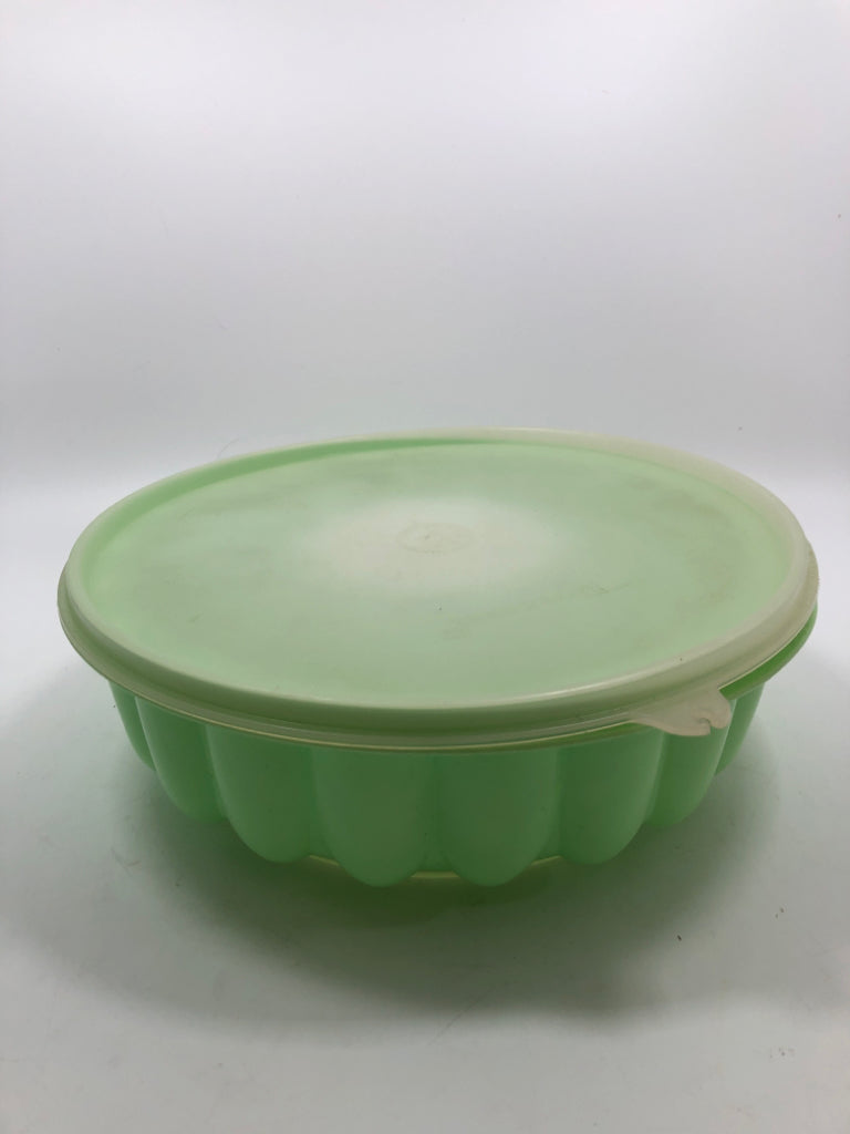 VTG 3PC TUPPERWARE JELLO MOLD.