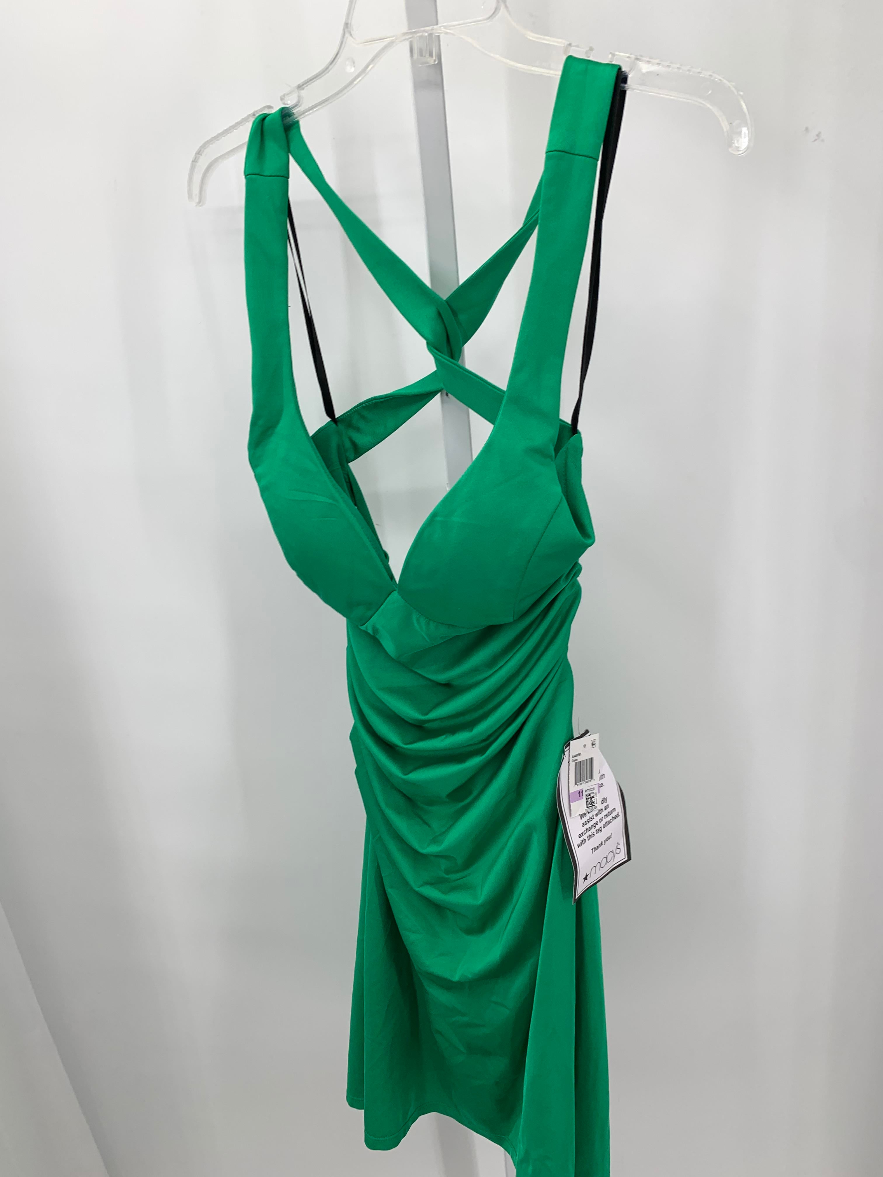 B. Darlin Size 11/12 Juniors Sleeveless Dress