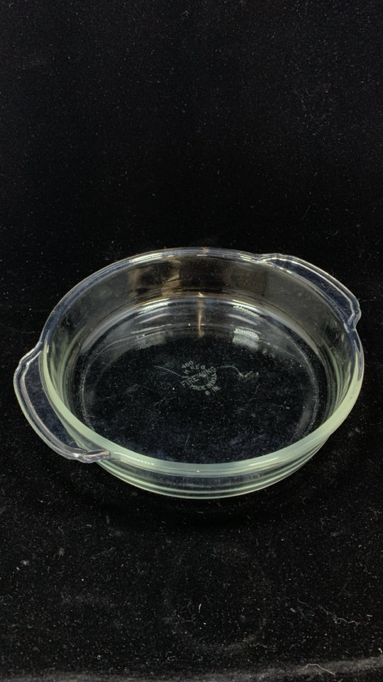 ROUND GLASS BAKING DISH.