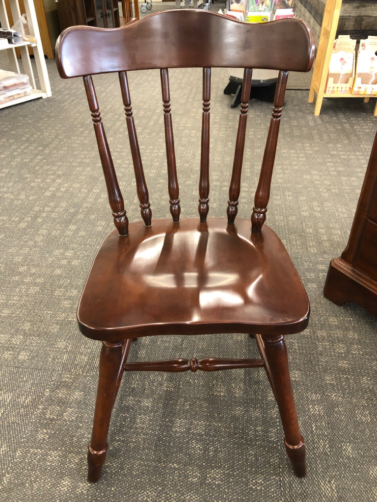 2PC MAHOGANY DESK W/3 DRAWERS ON SIDE & CHAIR.