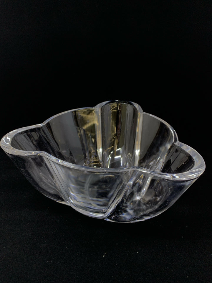 HEAVY GLASS TRIANGLE ROUNDED EDGE CENTERPIECE BOWL.