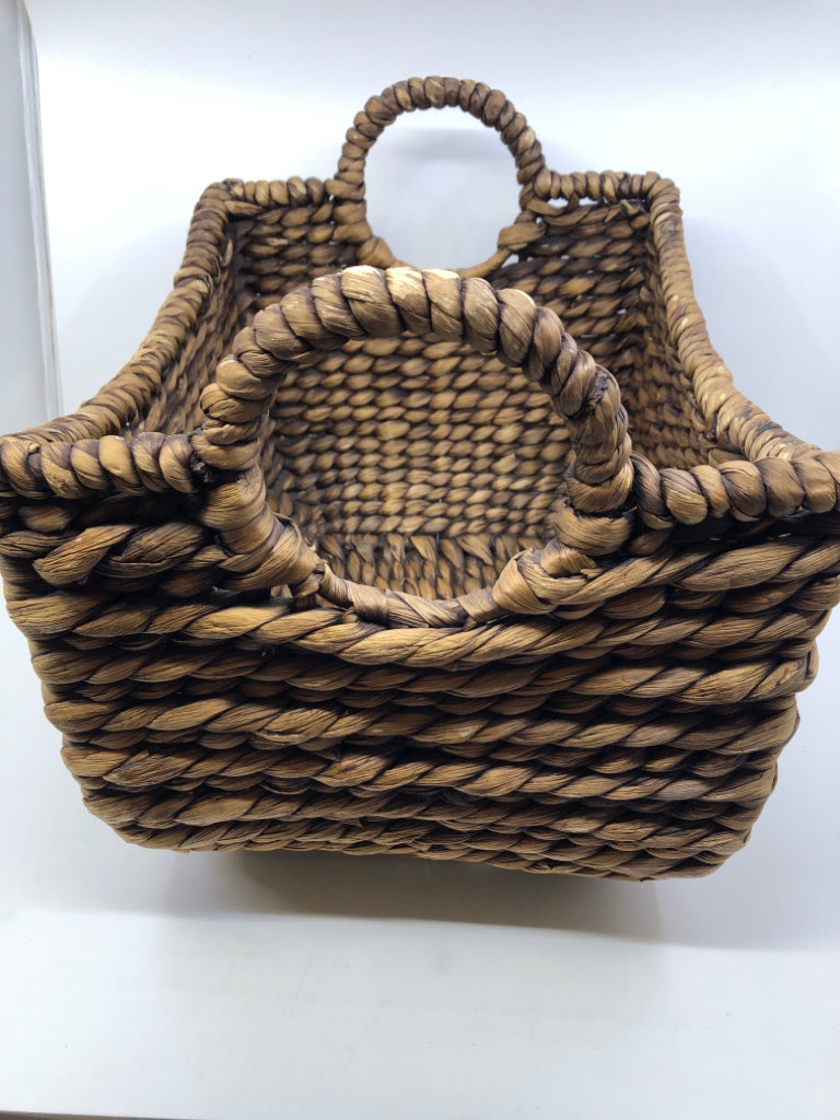 RECTANGLE WOVEN BASKET/TRAY.