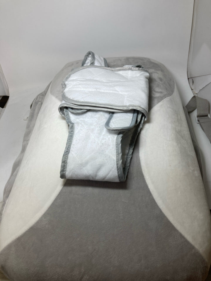 Babocush Newborn Comfort Cushion *Minor Marks