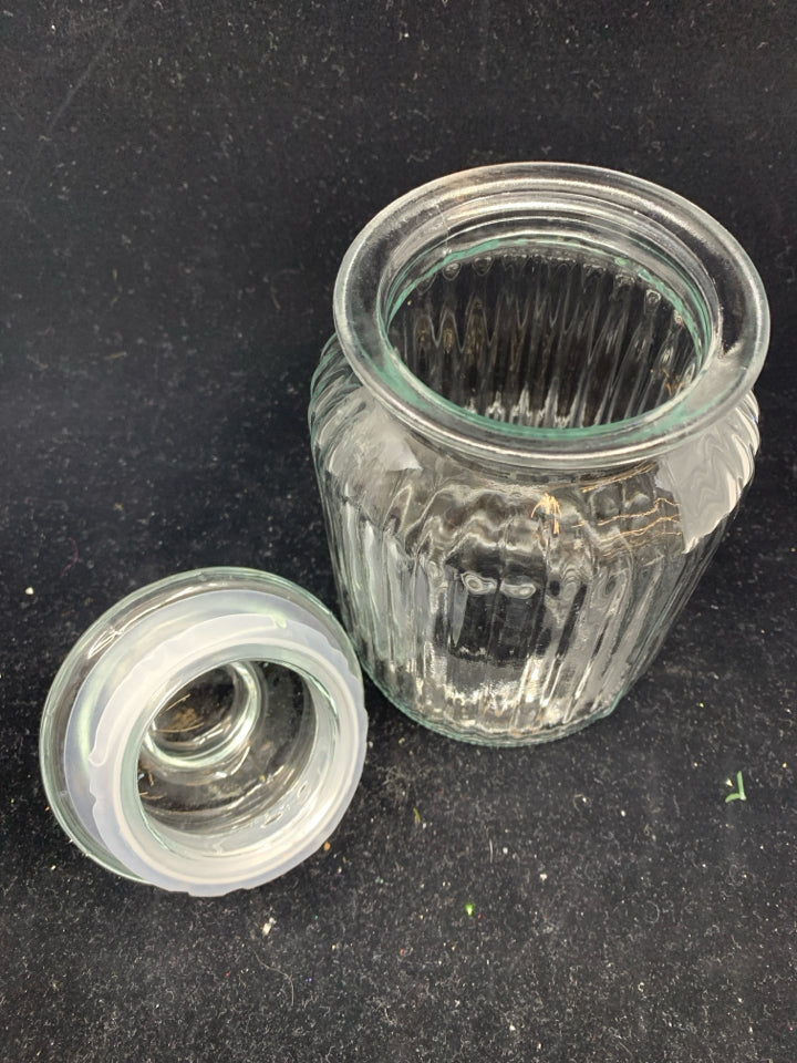 CLEAR GLASS RIBBED CANISTER W/LID.