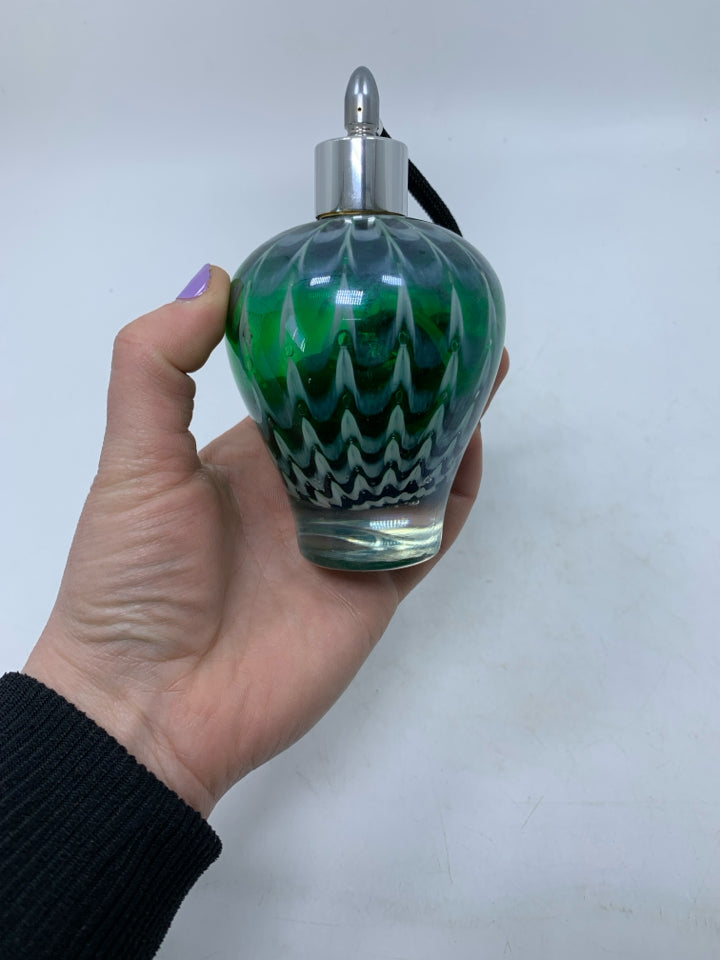 VTG GREEN BLOWN GLASS W/ DETAILS PERFUME ATOMIZER.