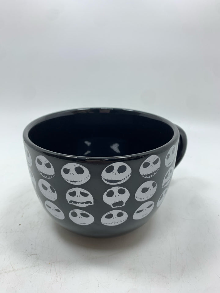 NIGHTMARE BEFORE CHRISTMAS MUG.