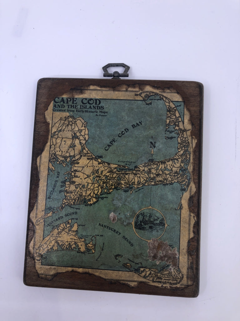 VTG WOOD CAPE COD WALL HANGING.