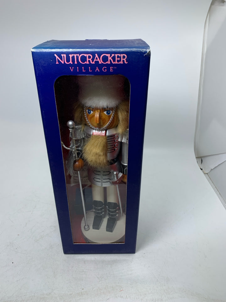 VTG IN BOX NUTCRACKER VILLAGE IN SILVER SOLDIER.