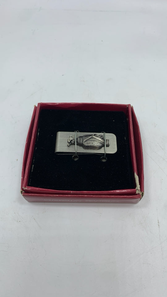 PEWTER GOLF CLUB MONEY CLIP.