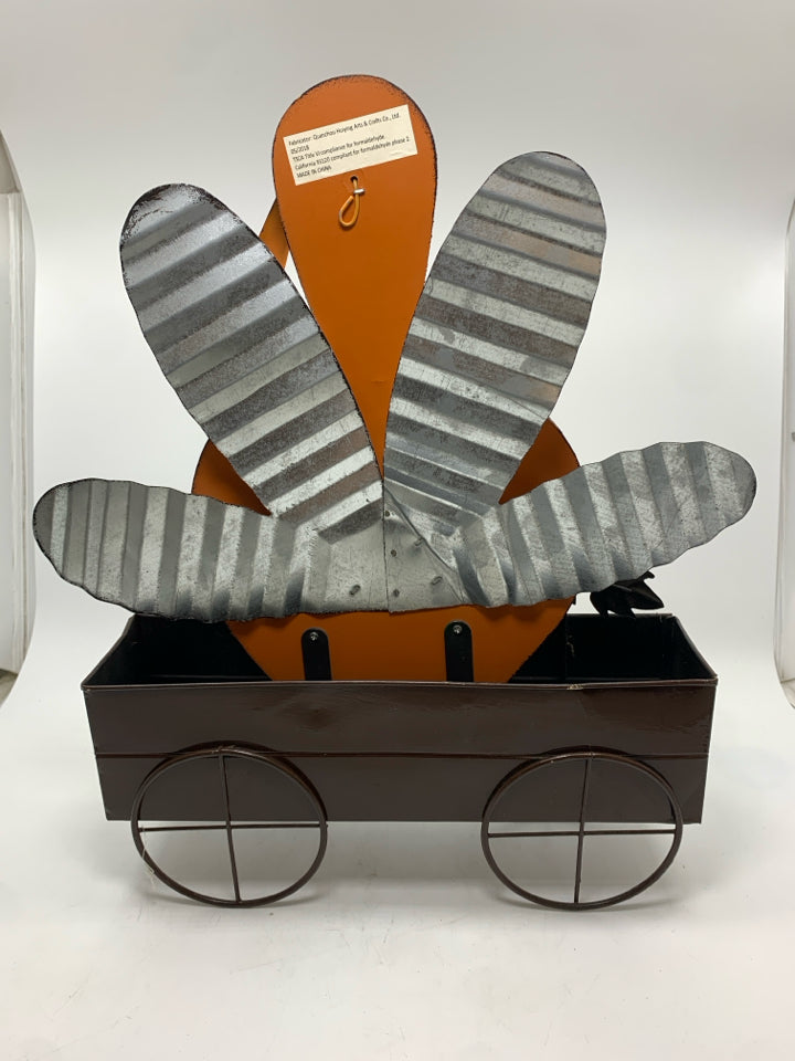 METAL TURKEY IN WAGON.