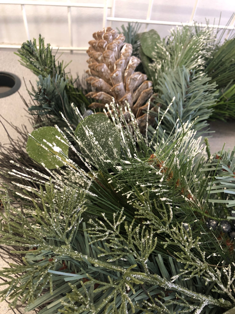 PINECONE W/BLUEBERRIES, GLITTER WREATH.