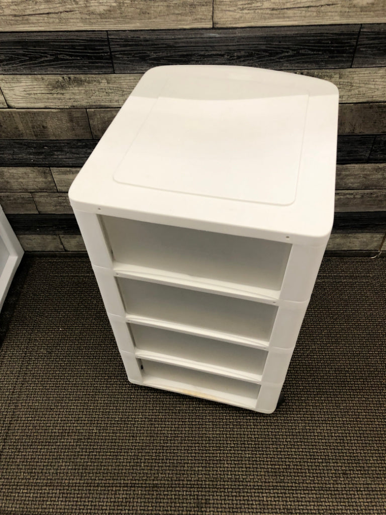 3 DRAWER PLASTIC STORAGE DRAWERS ON WHEELS.