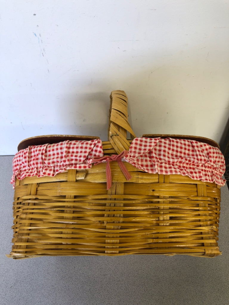 WOVEN FLIP TOP PICNIC BASKET W RED PLAID LINER.