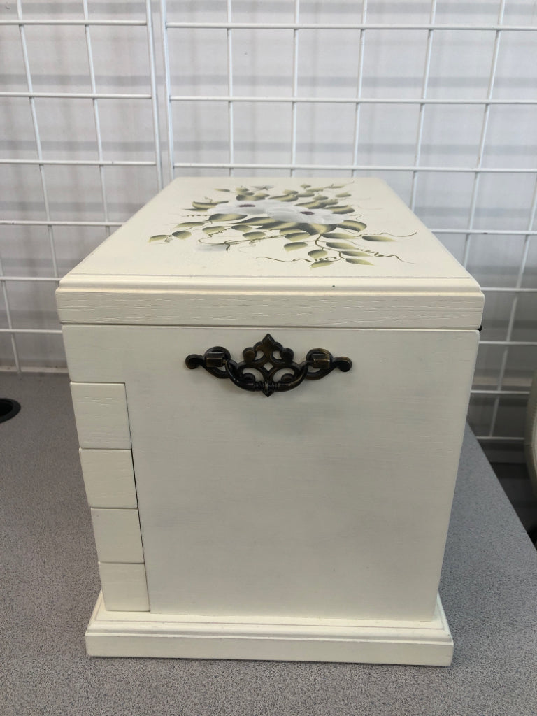 VTG CREAM, GREEN/ FLORAL JEWELRY BOX.