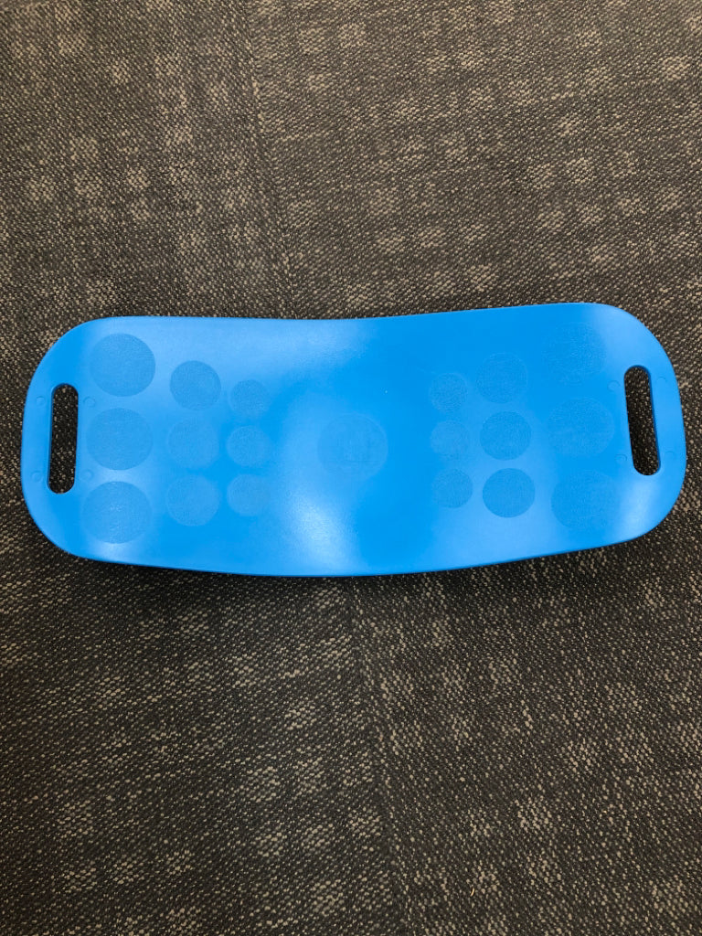 BLUE WORKOUT BALANCE BOARD.