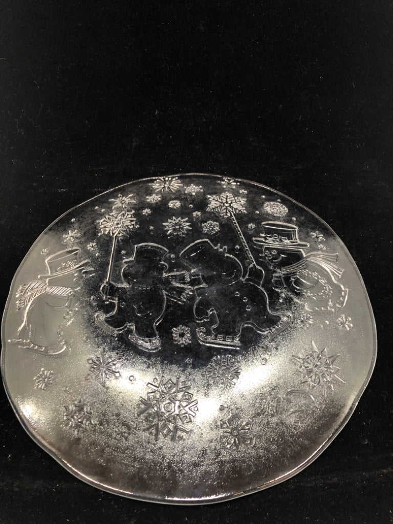 SKATING SNOWMAN EMBOSSED PLATTER.