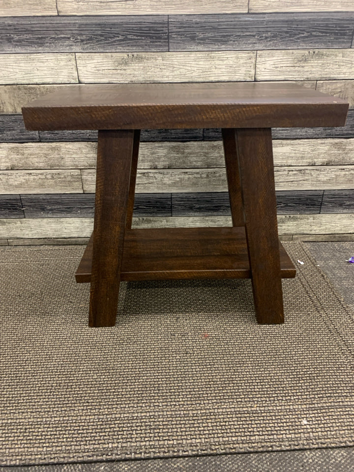 2-TIER DARK BROWN A-FRAME SIDE TABLE.