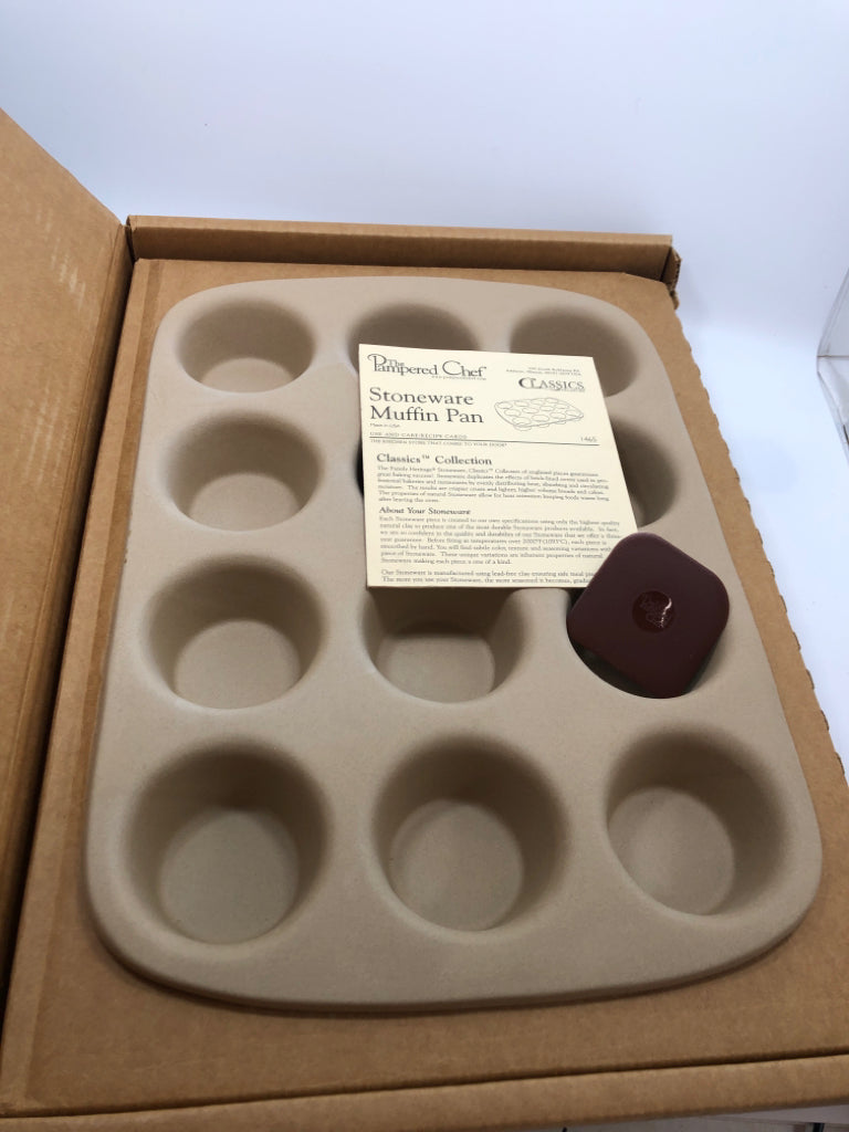 STONEWARE MUFFIN PAN - PAMPERED CHEF IN BOX.