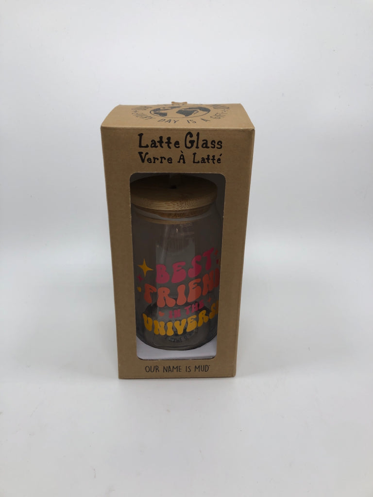 NIB BEST FRIEND GLASS TUMBLER W/BAMBOO LID AND STRAW.