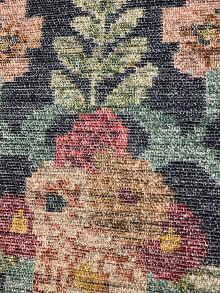 FLORAL SMALL AREA RUG NAVY.