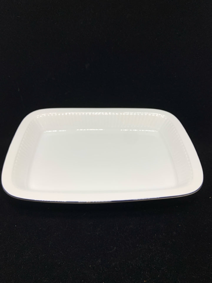 DANSK RECTANGLE BAKING DISH W/BLUE RIM.