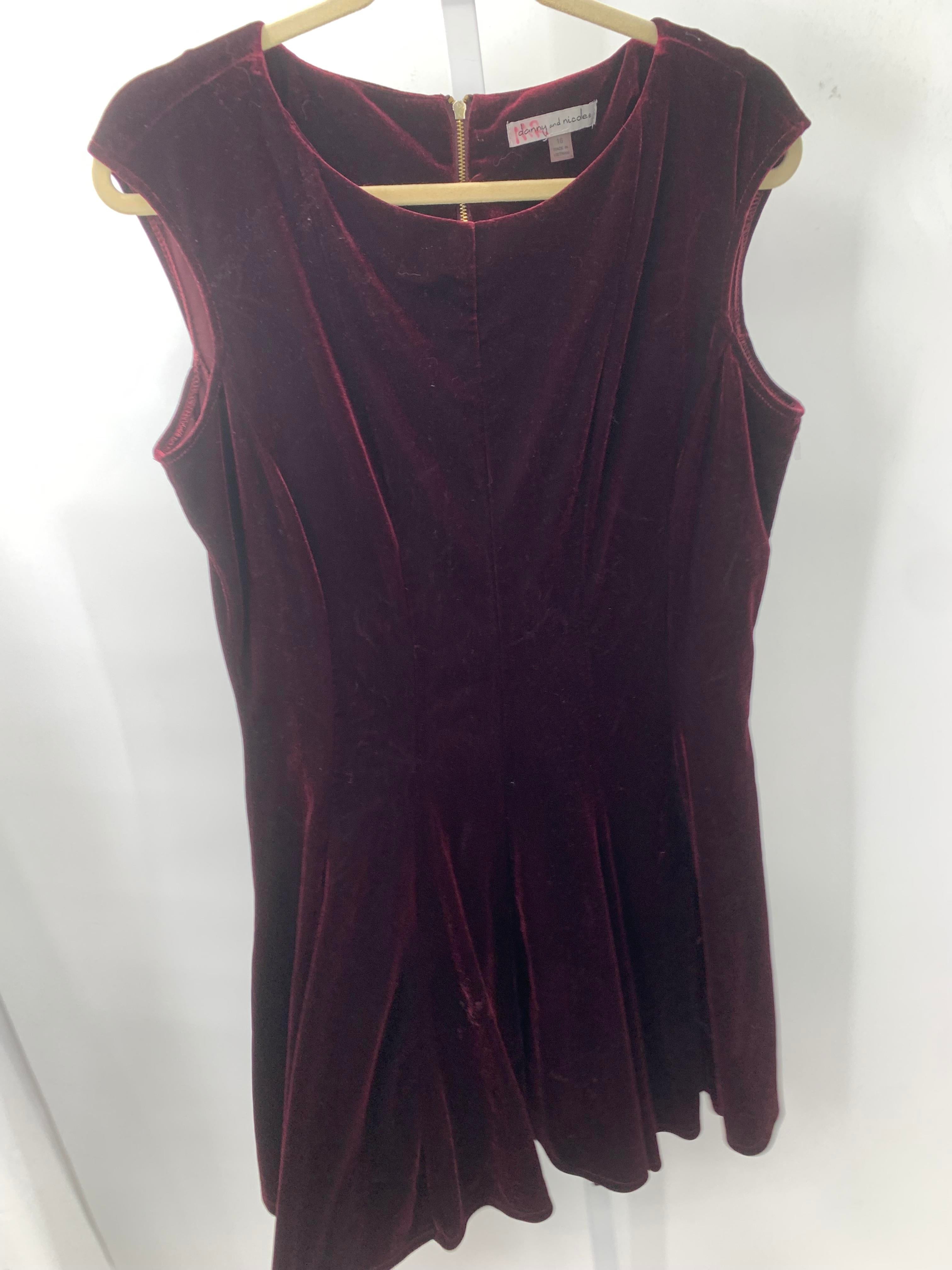Danny & Nicole Size 16 Misses Sleeveless Dress