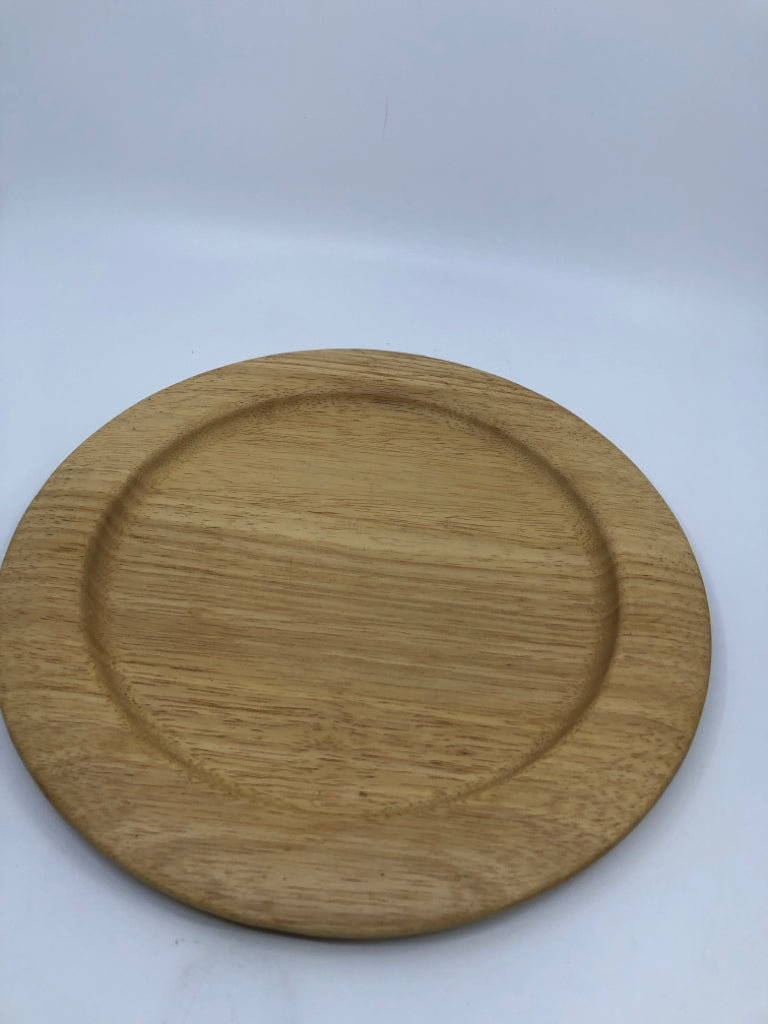 BLONDE WOODEN PLATTER STUDIO NOVA.