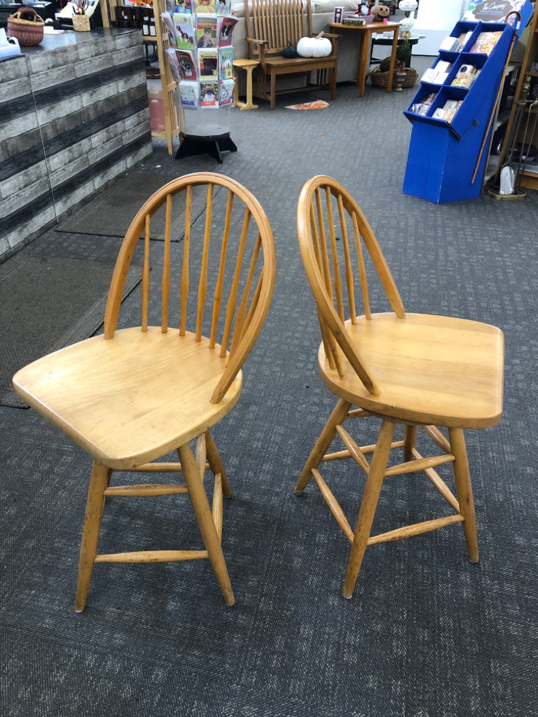 2 OAK WOOD SWIVEL CHAIRS.