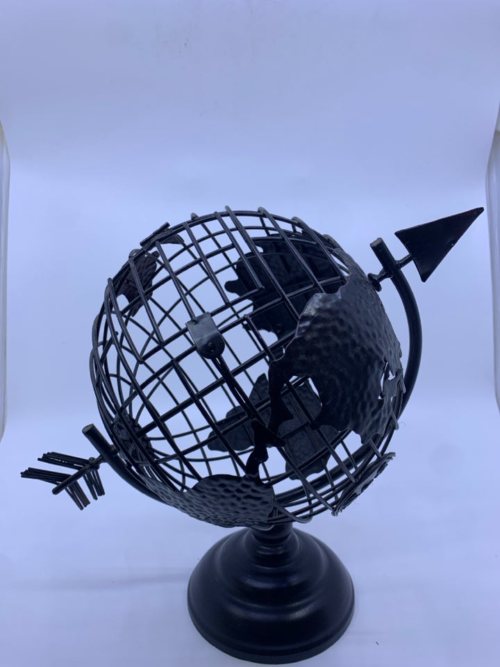 BLACK METAL ROTATING GLOBE CORK HOLDER.