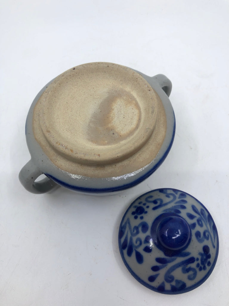 BLUE GREY POTTERY SUGAR BOWL W LID AND HANDLES.