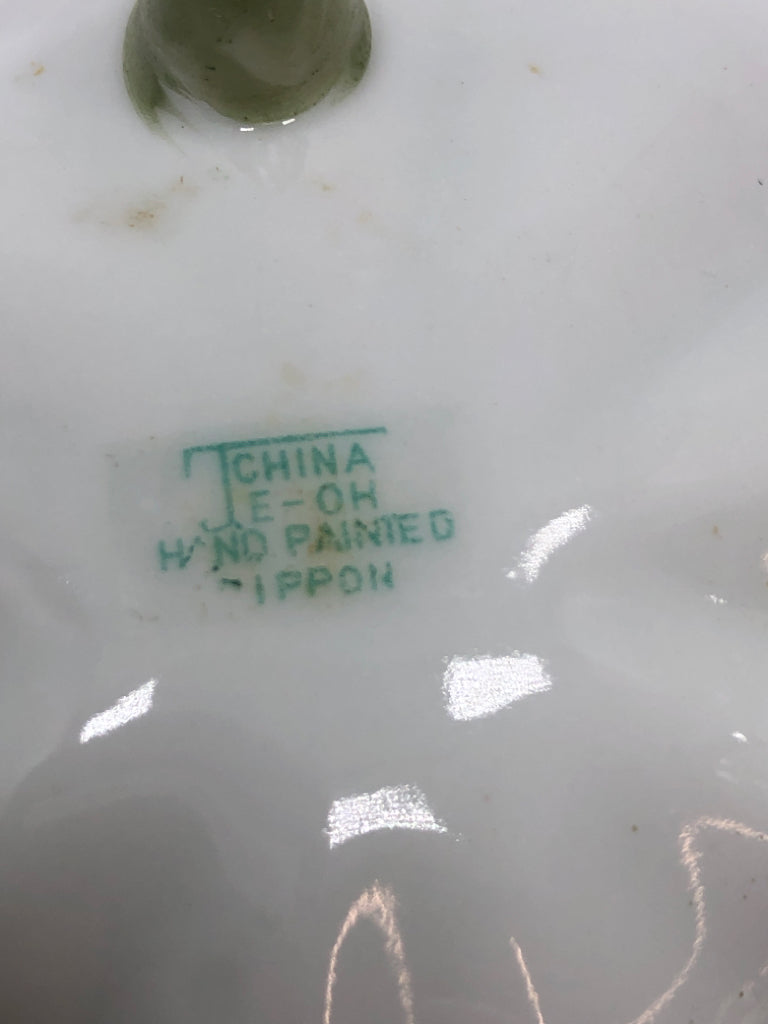 VTG GREEN/WHITE PORCELAIN CATCH ALL DISH W/LEGS.