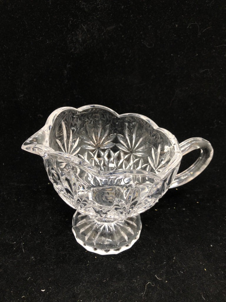 FOOTED CRYSTAL GRAVY BOAT.