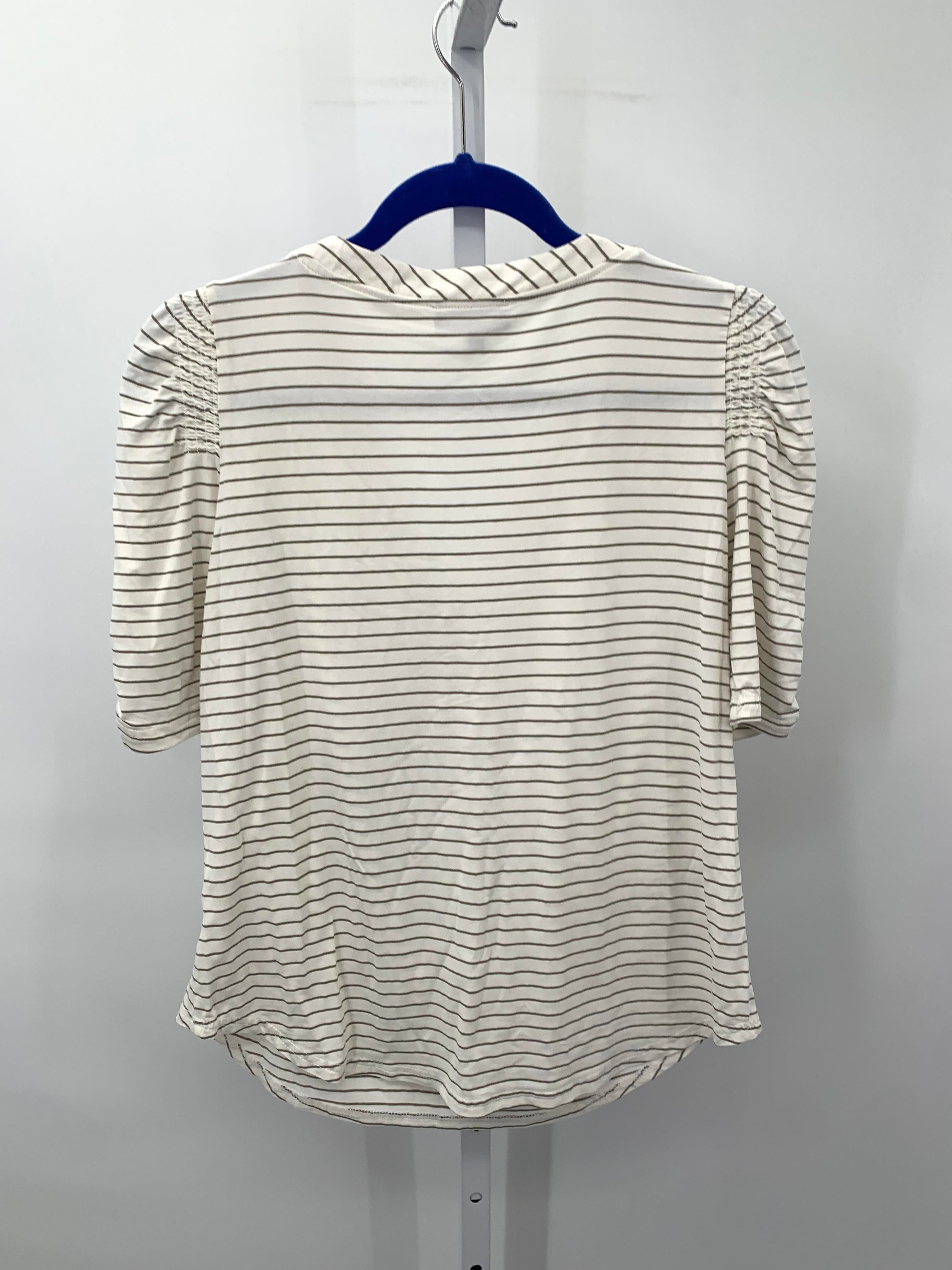 Size Medium Misses Short Sleeve Shirt