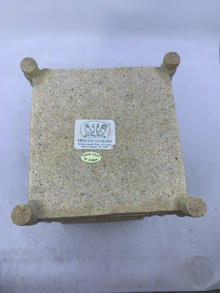 HEAVY TEXTURED TAN PILLAR PLANTER.