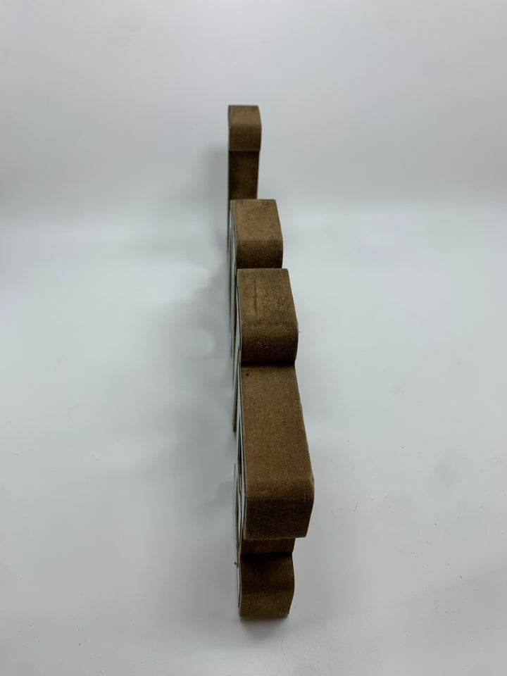 WOOD LOVE SIGN W/METAL.