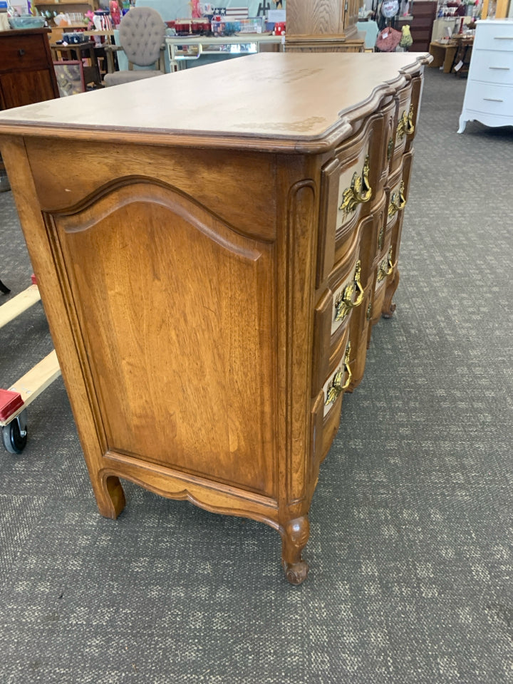 VTG HEAVY WOOD REFURBISHED 3 DRAWER DRESSER PAINTED CREAM W/ GOLD ACCENTS.