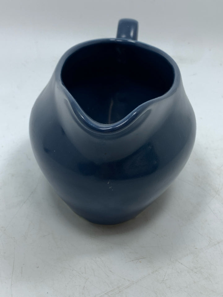BLUE CERAMIC GRAVY BOAT.