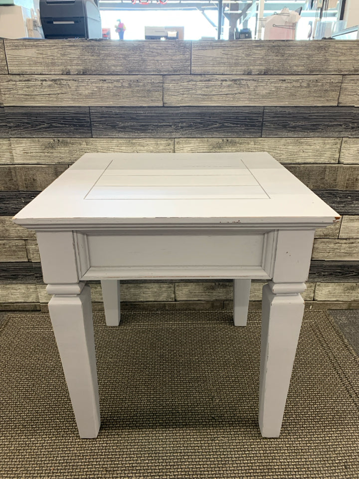 GREY PAINTED DISTRESSED END TABLE.