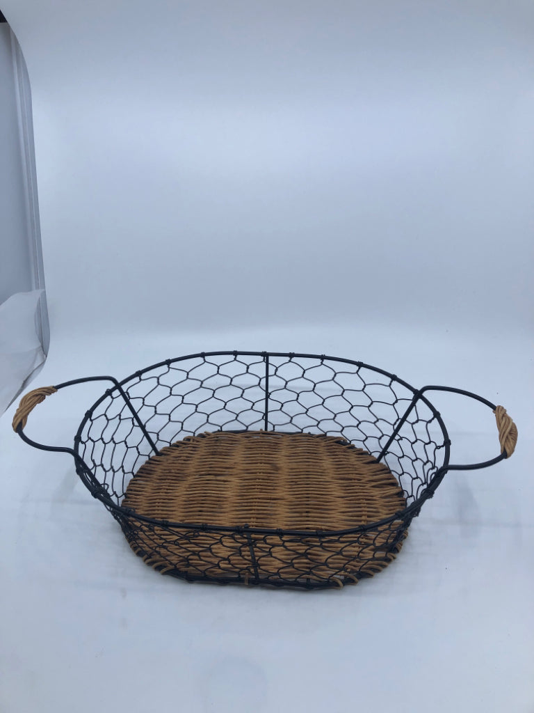 METAL /WICKER BEAD BASKET.