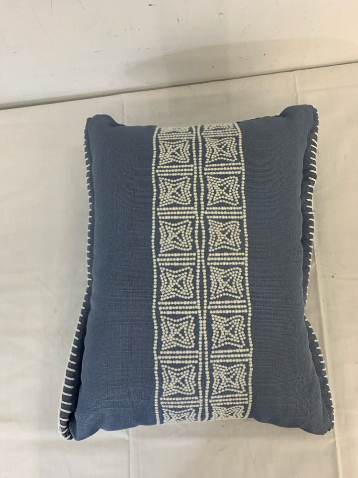 BLUE AND WHITE BEADED EDGE PILLOW.