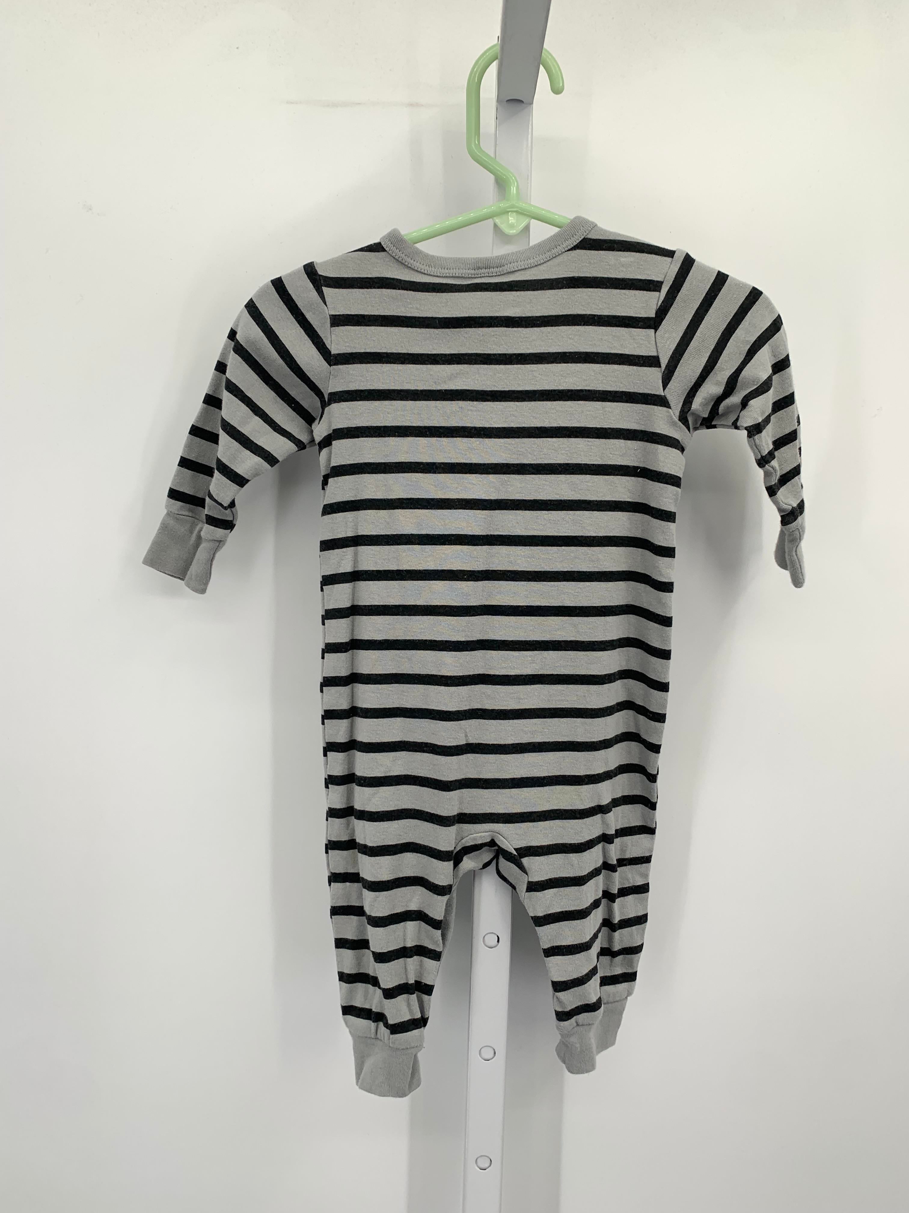 BLACK STRIPS KNIT